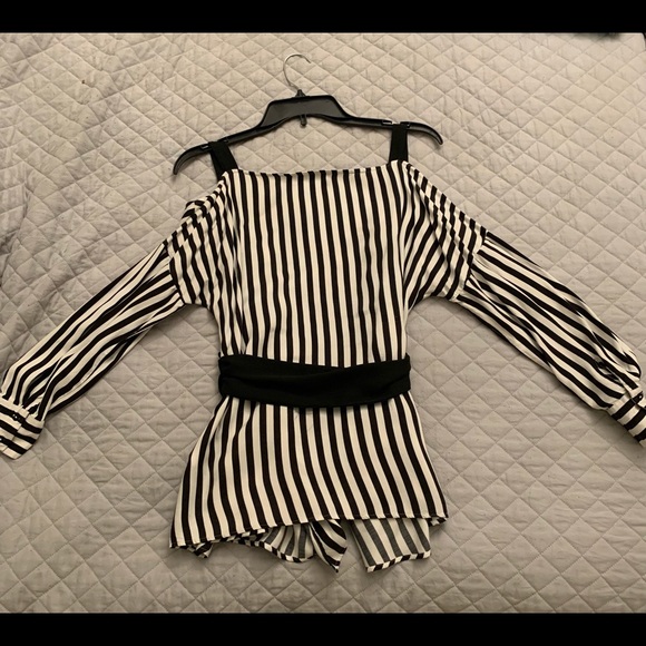 Zara Black And White Striped Cold Shoulder Wrap top - Picture 3 of 3